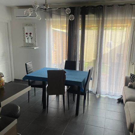 Chambre Agreable Avec Jacuzzi Marseille Exterior photo