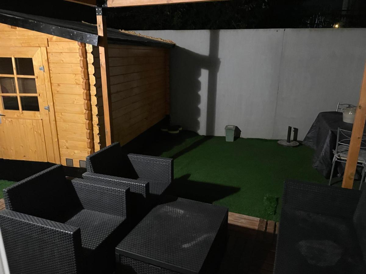 Chambre Agreable Avec Jacuzzi Marseille Exterior photo